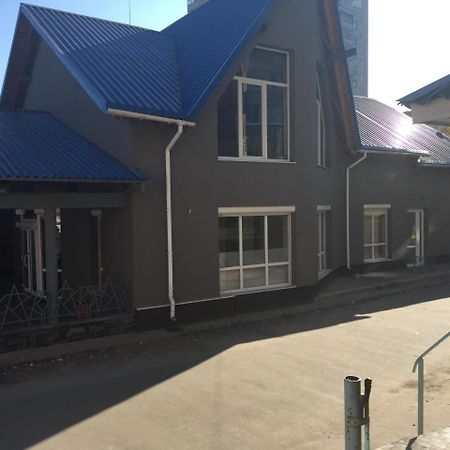 Hostel -Hotel Granat Rivne City מראה חיצוני תמונה